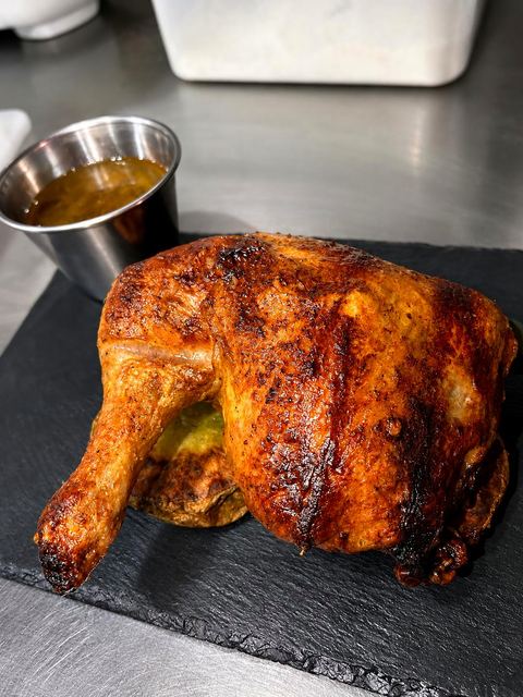 Pollo asado con su jugo